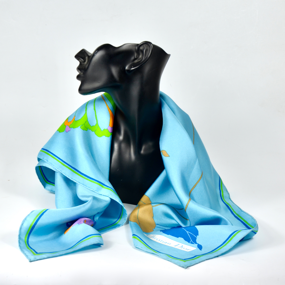 Kelebihan dan Kekurangan Bahan Dior Silk